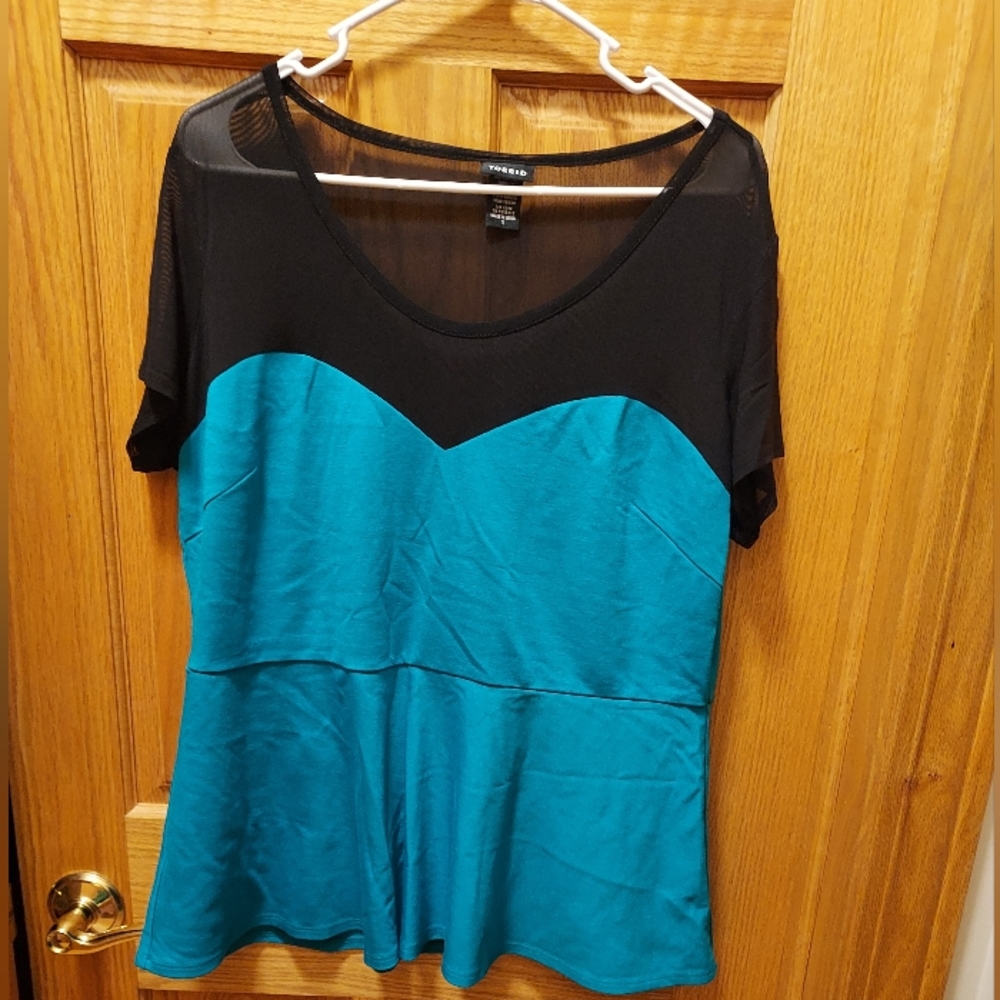 Torrid size 1 (XL/16) Teal Sweetheart Neckline Black Mesh Puplum/Flare Top